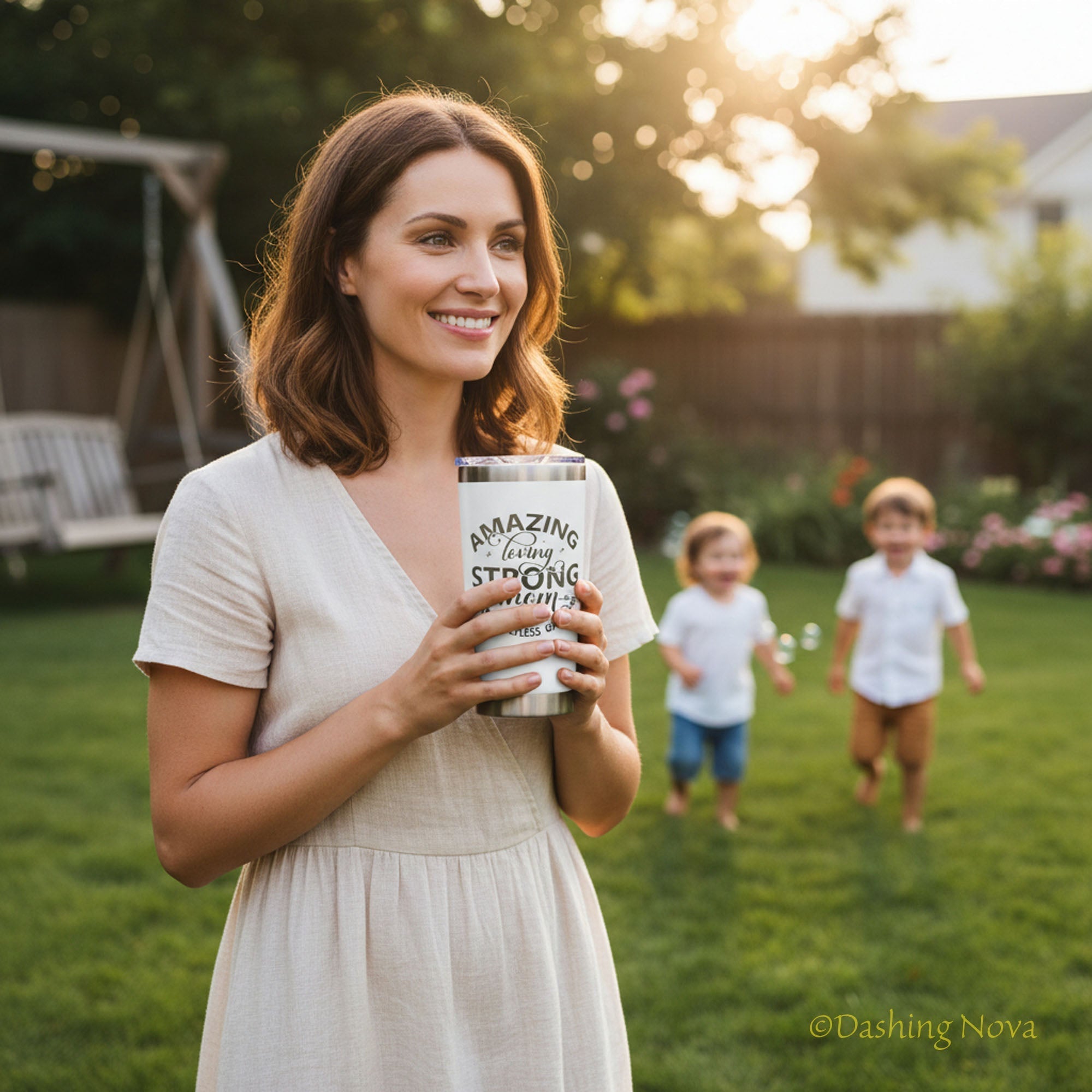 Best Mom Ever Tumbler – 20oz Insulated Gift for Mom 💖. ☕ Keeps drinks hot or cold for hours – a gift she’ll use daily